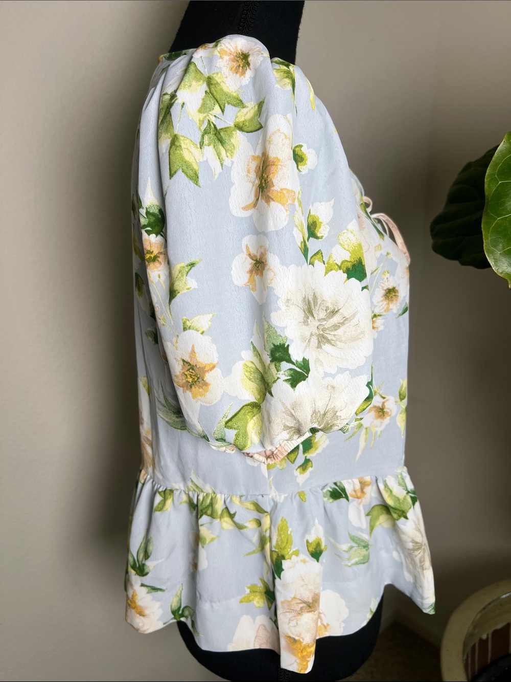 CeCe Women’s Floral Puff Sleeve Peplum Tie Front Blouse Size Medium - Picture 3 of 13
